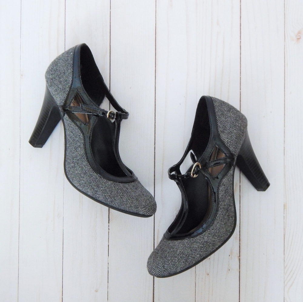 4" Vintage Style Heels, Size 8.5, Great Condition
